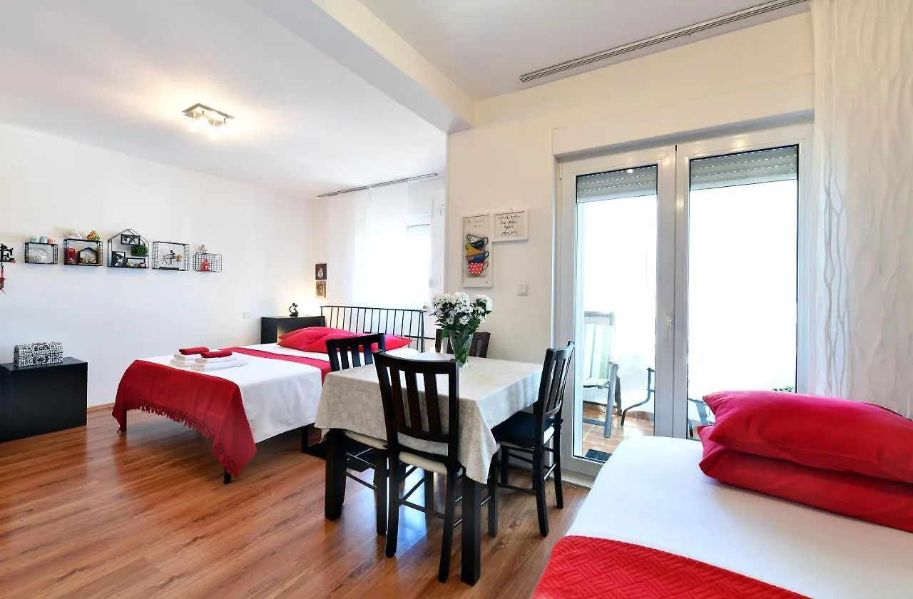 Studio Apartment Pupa Kastela