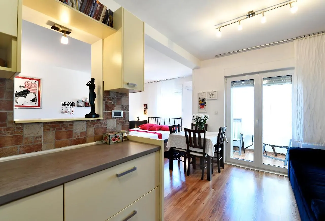 Studio Apartment Pupa Kastela Croatia