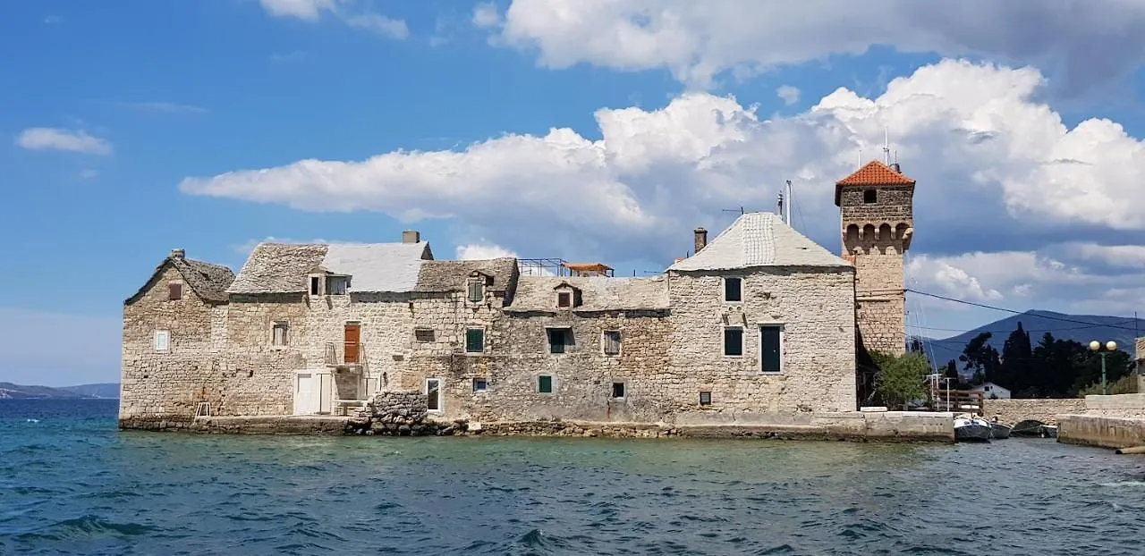 Studio Apartment Pupa Kastela